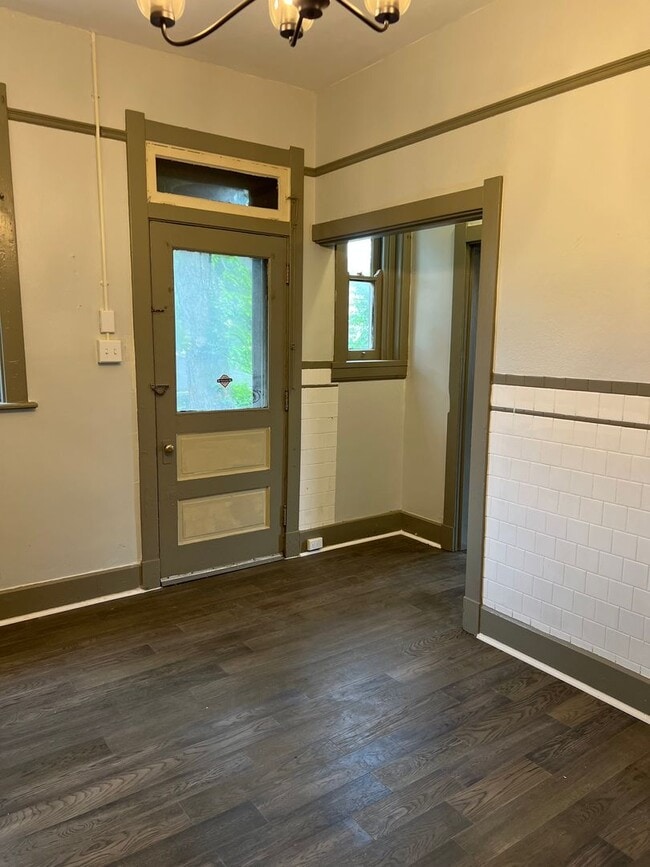 Building Photo - 3471 Trimble Ave