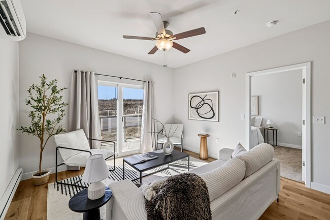 Interior Photo - The Residences at Jamestown Quarry