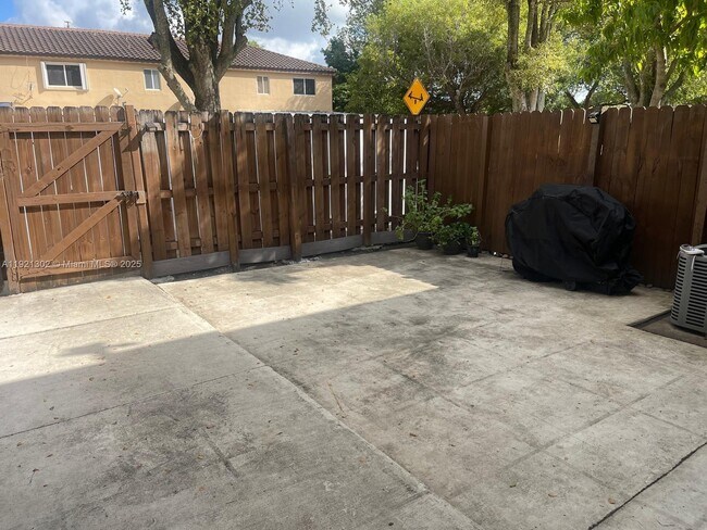 Foto del edificio - 8400 SW 154th Cir Ct