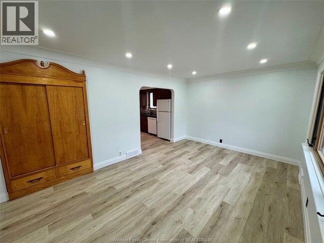 Photo du bâtiment - 3849 Hillcrest Blvd