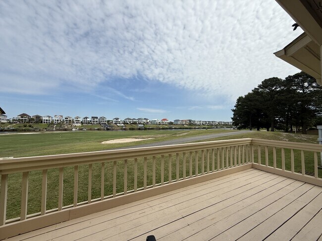 Foto del edificio - 4016 Fairway Lakes Dr