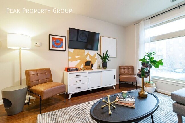 Building Photo - Available Now! 3 Bedroom Apartment- Rent b...