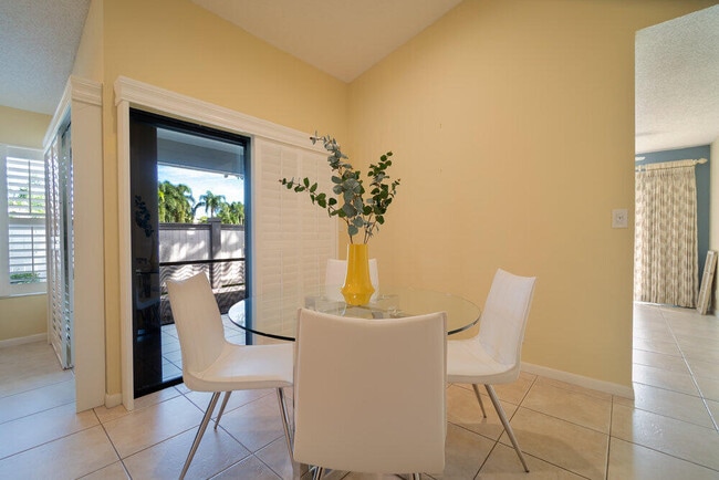 Building Photo - 13335 Bedford Mews Ct
