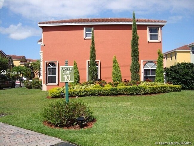 Foto del edificio - 10801 NW 51st Ln