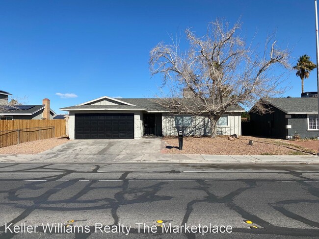 Foto del edificio - 3 br, 2 bath House - 4416 E. Wyoming Avenue