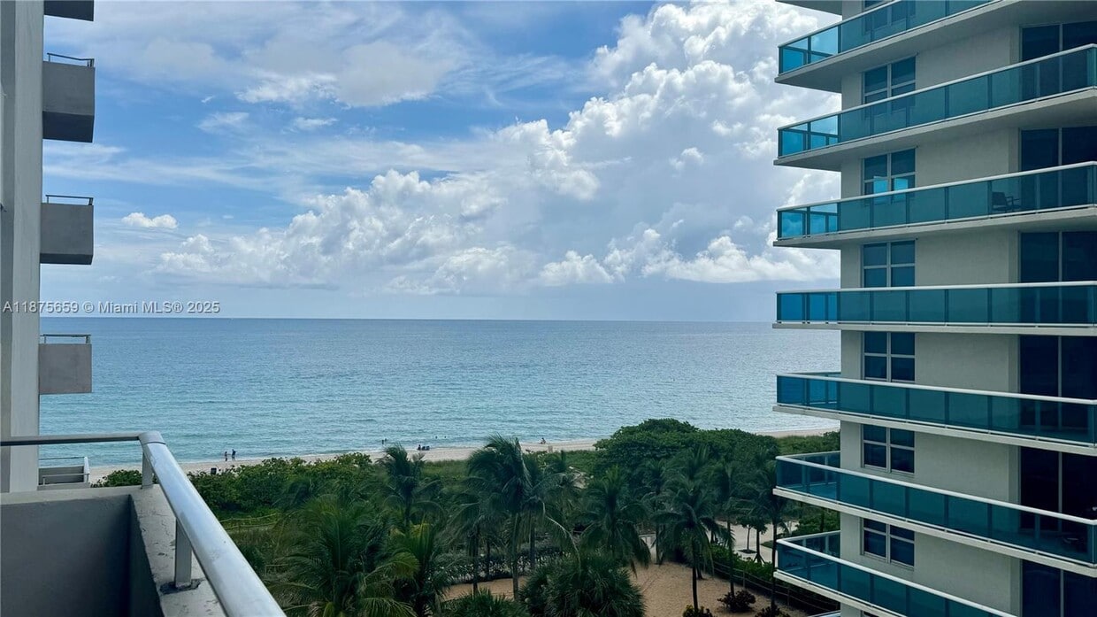 Primary Photo - 9225 Collins Ave