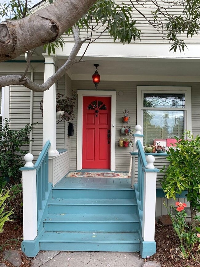 Foto del edificio - Fully Furnished or Unfurnished Seabright R...