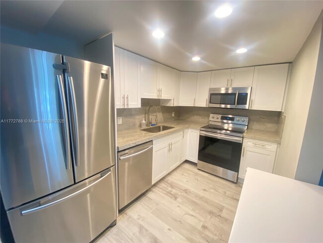 Building Photo - 200 Galen Dr