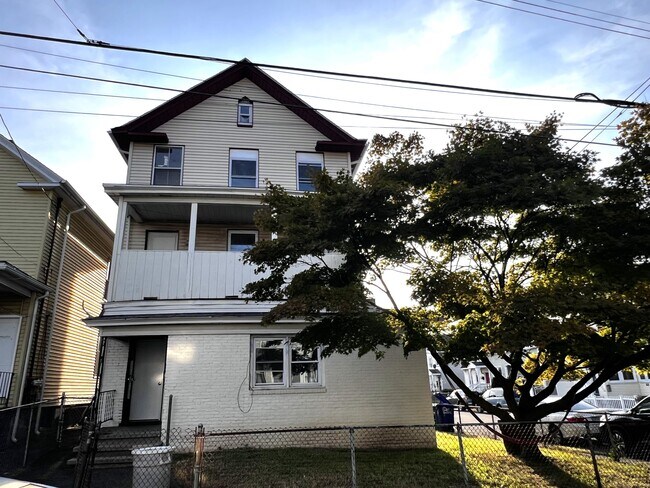 Foto del edificio - 83-85-85 Seeley St