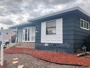 Building Photo - 6132 Pembroke Dr