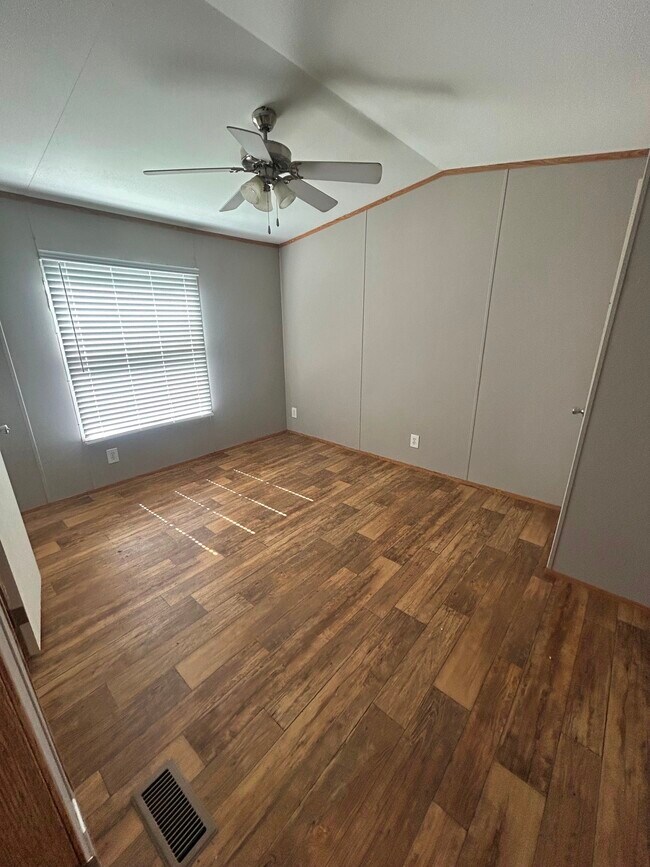 Foto del edificio - 605 County Rd 6053