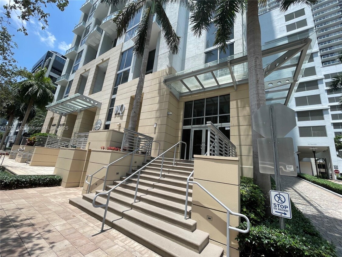 Foto principal - 1050 Brickell Ave