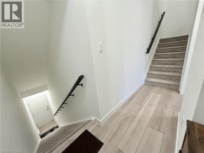 Photo du bâtiment - 405 Myers Rd