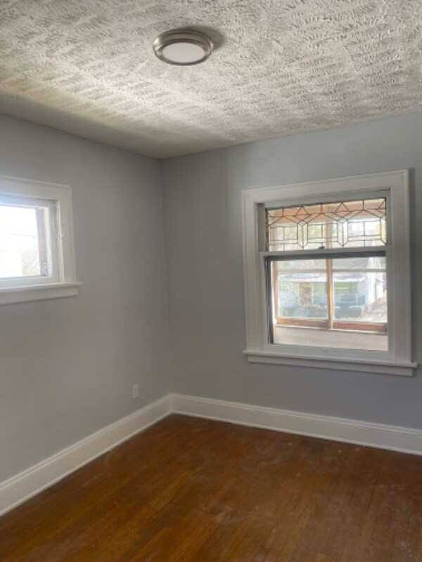 Building Photo - 4028 E 143rd St