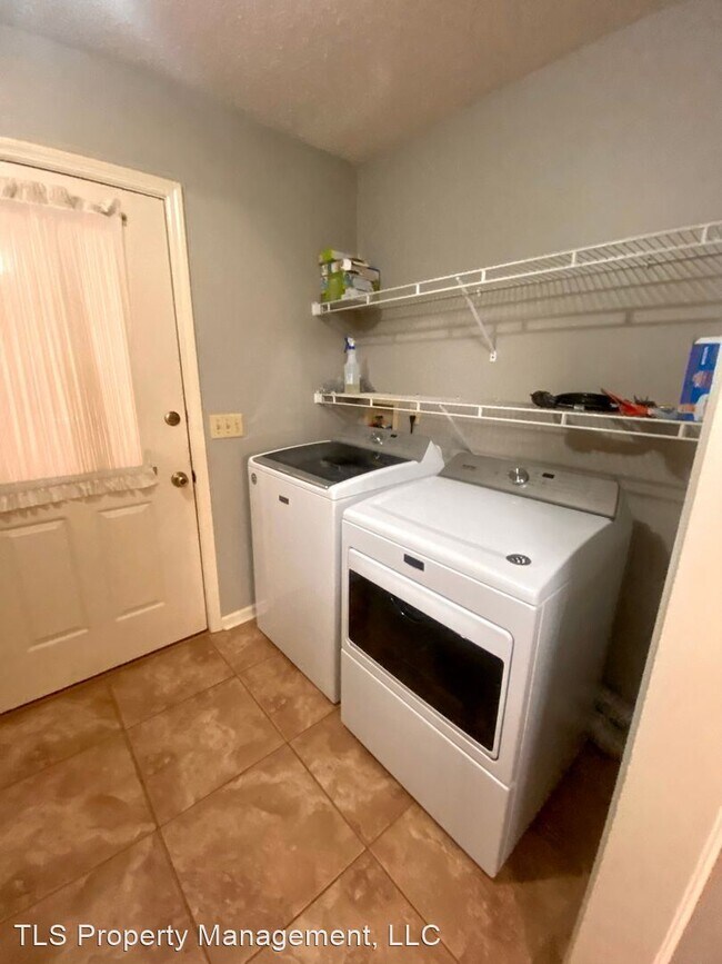 Building Photo - 3 br, 2 bath House - 82 Rolling Pines Dr.