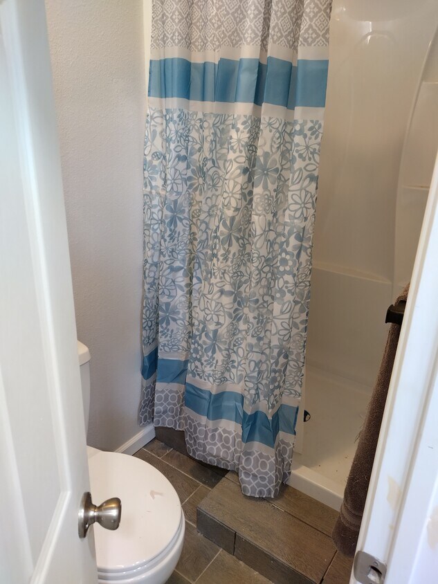 912 Sylvia St Unit Studio, Gustine, CA 95322 Apartments in Gustine