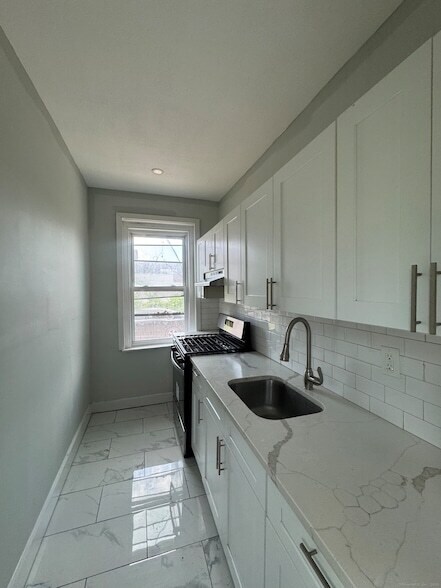 Foto del edificio - 648 Ferry St