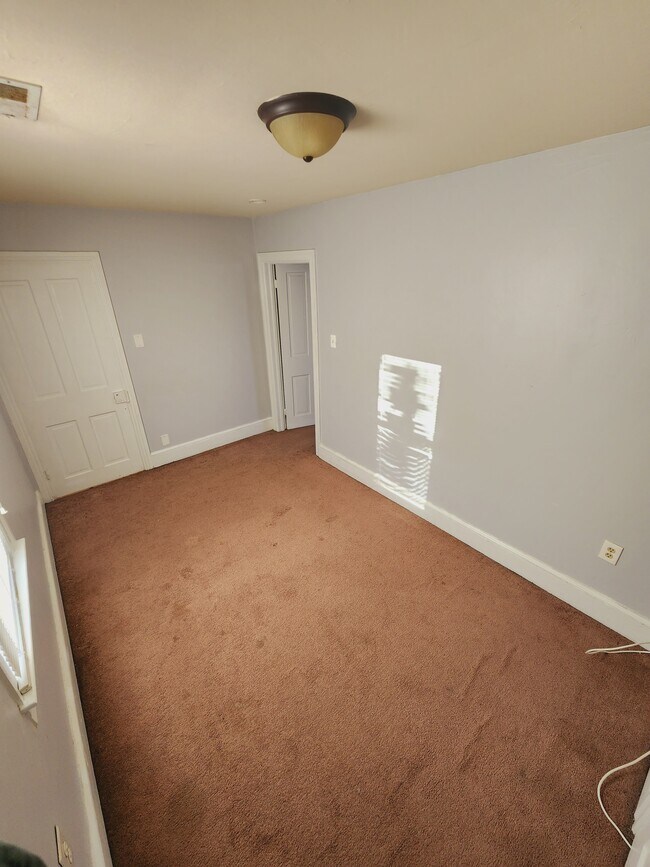 Bedroom - 515 S Main St