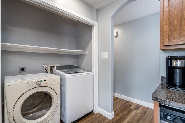 Foto del edificio - 15331 Brock Creek Way