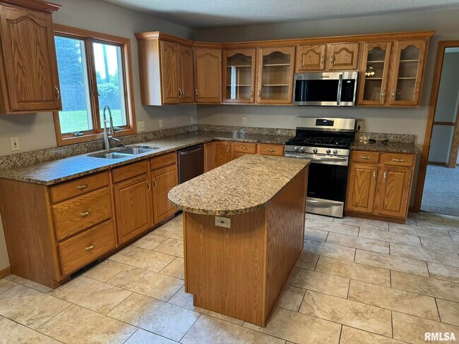 Foto del edificio - 1318 W 52nd St