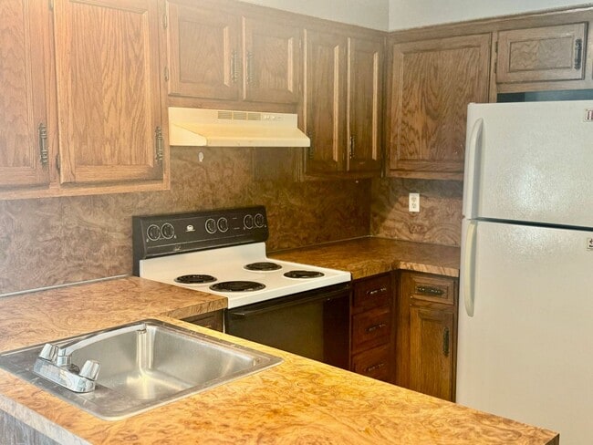 Foto del edificio - 8630 Lane Ave
