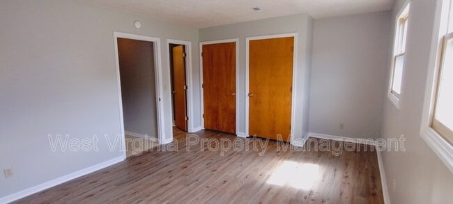 Building Photo - 184 Wyndale Dr