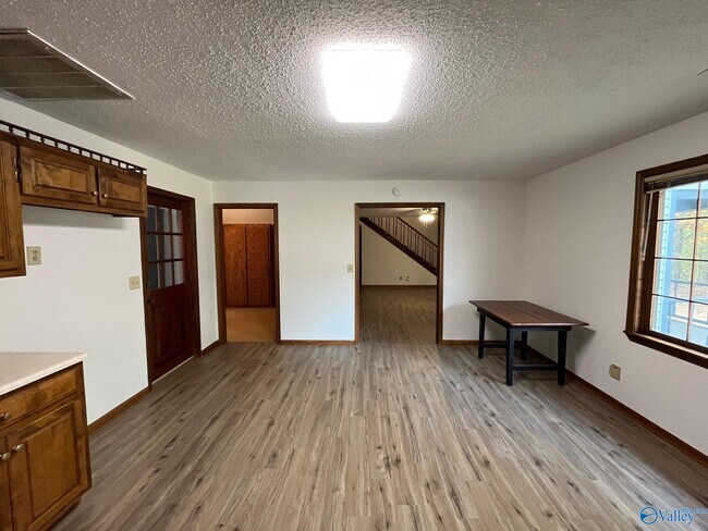 Foto del edificio - 2122 Indian Hills Rd SE