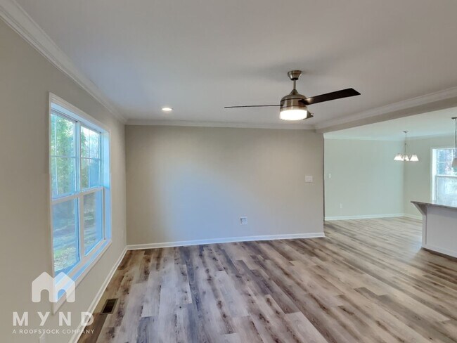 Foto del edificio - 612 Sumac Ln