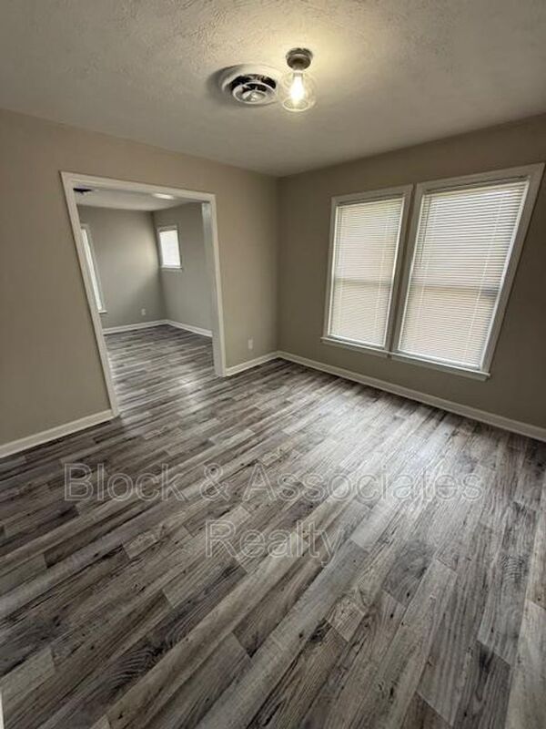 Foto del edificio - 325 Rich Ave