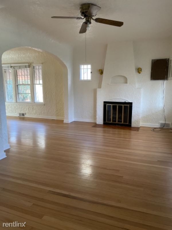 Building Photo - 3 br, 2 bath House - 678 S Race St