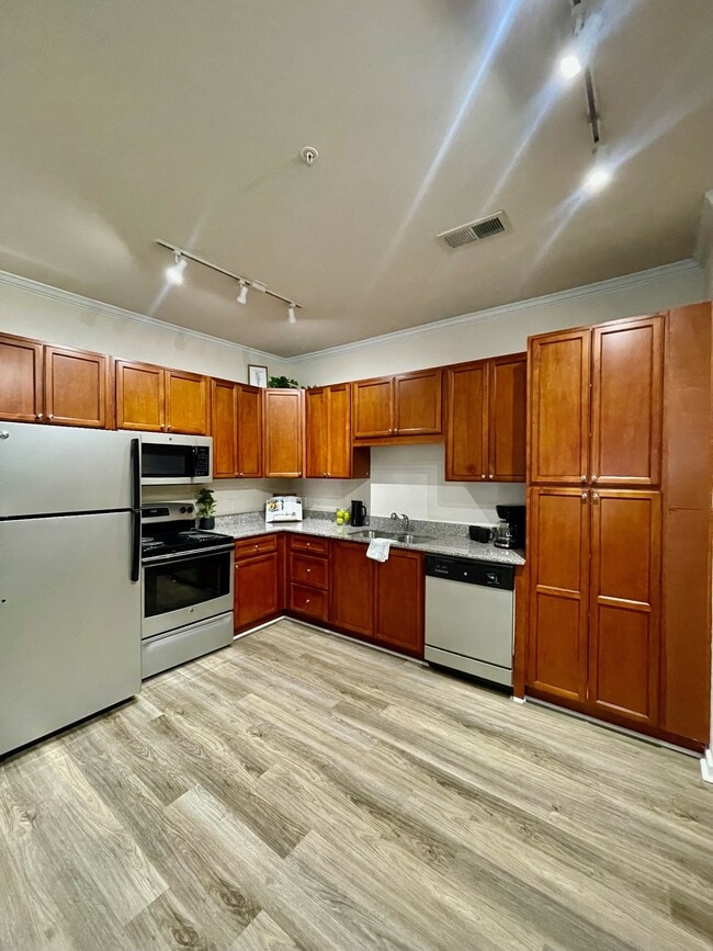 Building Photo - Ardmore Springs