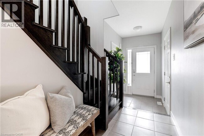 Photo du bâtiment - 172 Westbank Trail