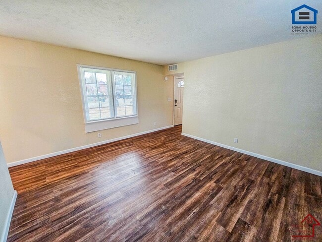 Building Photo - 1936 Bouton Bend