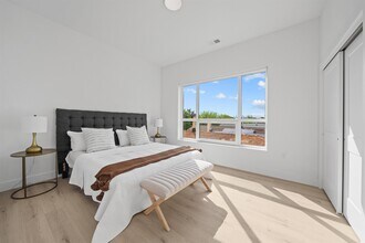 Building Photo - 17 AVENUE E