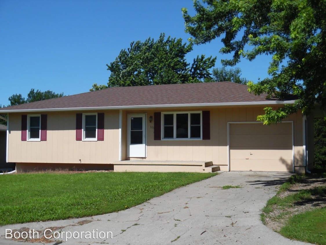 Primary Photo - 4 br, 2 bath House - 308 Brentwood Dr.