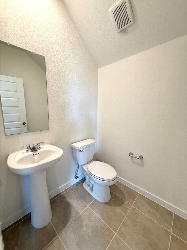 Building Photo - 4625 Peony Grn Dr