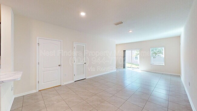 Foto del edificio - 373 Aralia Ln