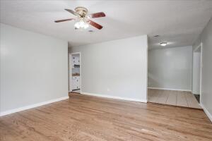 Building Photo - 1404 Ridgewood Dr