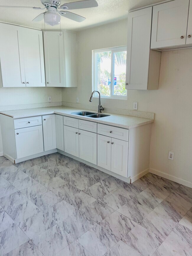 Foto del edificio - 9607 Avalon Blvd