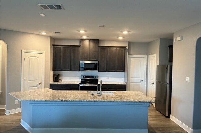 Foto del edificio - 199 Kennicott Dr