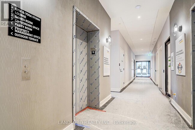 Building Photo - 35 Parliament St