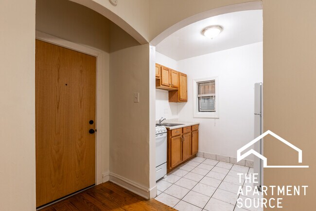 Building Photo - 4851 N Damen Ave