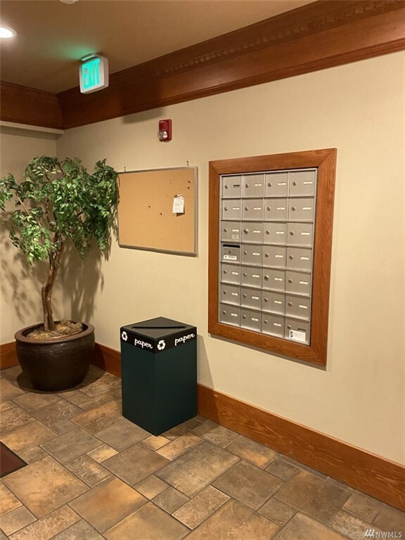 Foto del edificio - 120 1st Ave W