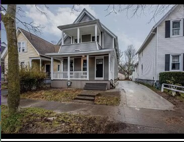 Building Photo - 688 Linden St
