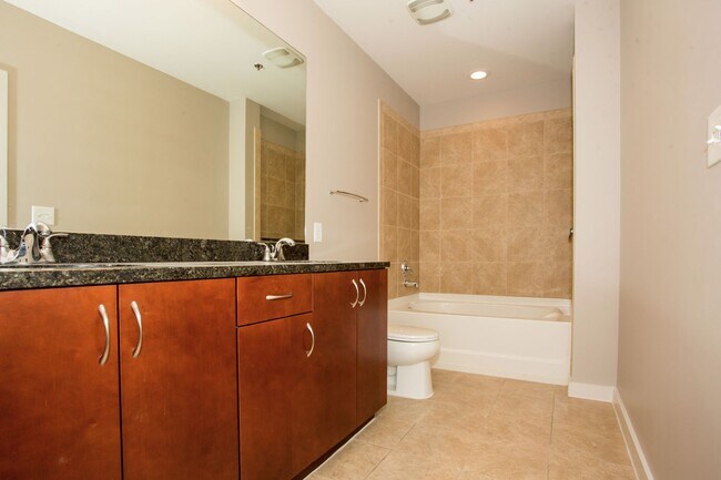 Foto del edificio - Stunning Downtown Views From 2BR 2BA Corner Unit in the Encore! $3,500 Per Month