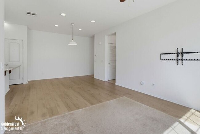 Foto del edificio - Modern 2Bdm 2Ba Condo in Desirable Chula Vista Community!