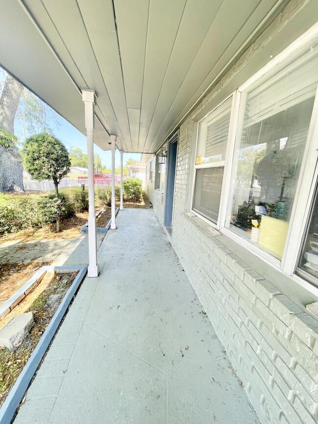 Foto del edificio - 5 N Deleon Ave