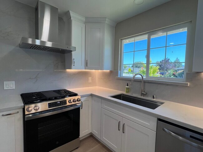Foto del edificio - 1159 Runnymede Dr
