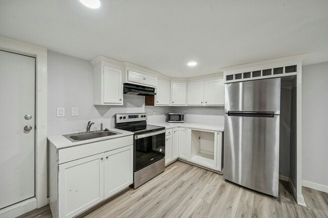 Building Photo - 1322 Avenue L