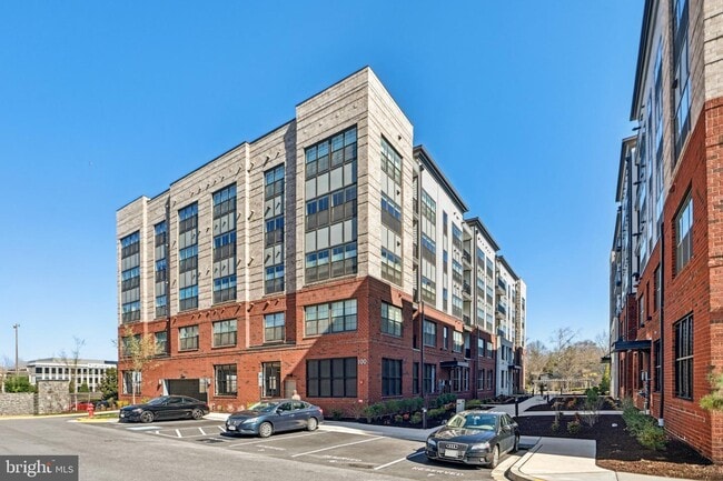 Building Photo - 100 St Ives Pl